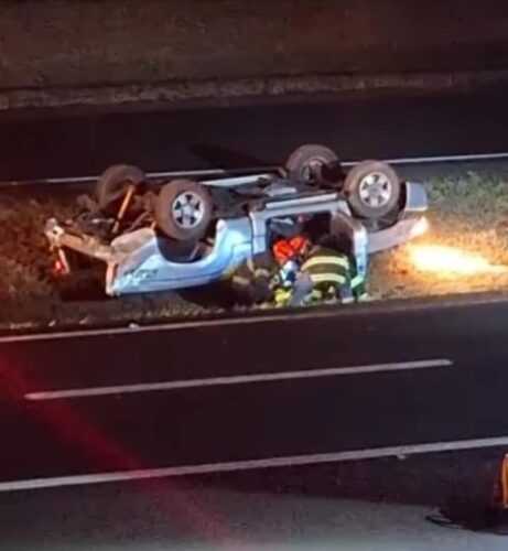 Carro capota na Pista Euclides da Cunha e deixa motorista em estado grave em Tanabi carro-capota-na-rodovia-euclides-da-cunha-e-deixa-motorista-em-estado-grave-em-tanabi
