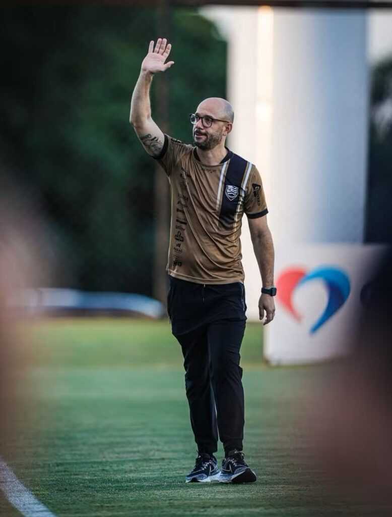 Rogério Corrêa não pretende o CAV jogando através do empate: “Deixar a vantagem para o final” rogerio-correa-nao-quer-o-cav jogando-pelo-empate:-“deixar-a-vantagem-para-o-final”