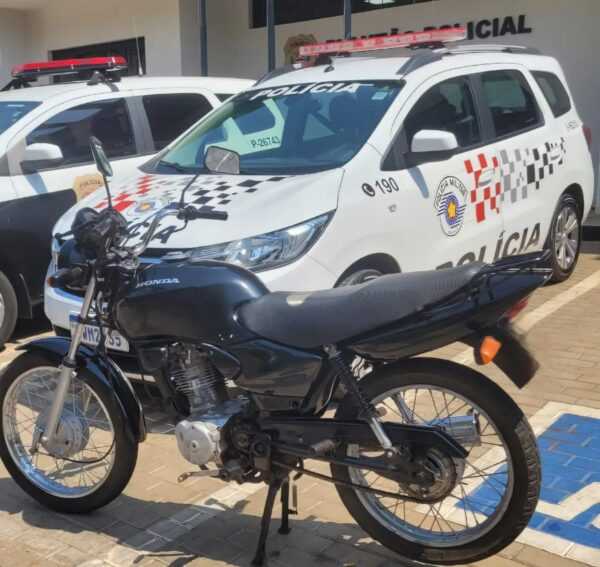 PM apreende motocicleta com placa ‘artesanal’ em Votuporanga pm-apreende-motocicleta-com-placa-‘artesanal’-em-votuporanga