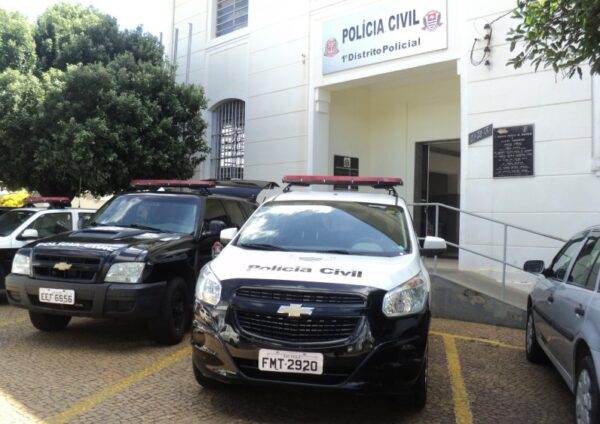 Casal é detido suspeito de se passar por assistente social e aplicar golpes em aposentados casal-e-preso-suspeito-de-se-passar-por-assistente-social-e-aplicar-golpes-em-aposentados