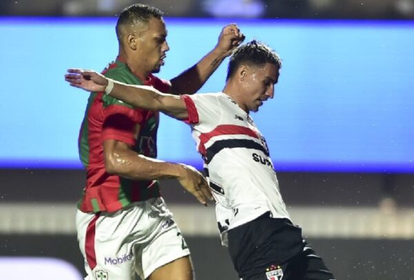 São Paulo marca no final, vira e derrota a Portuguesa no Pacaembu sao-paulo-marca-no-final,-vira-e-derrota-a-portuguesa-no-pacaembu