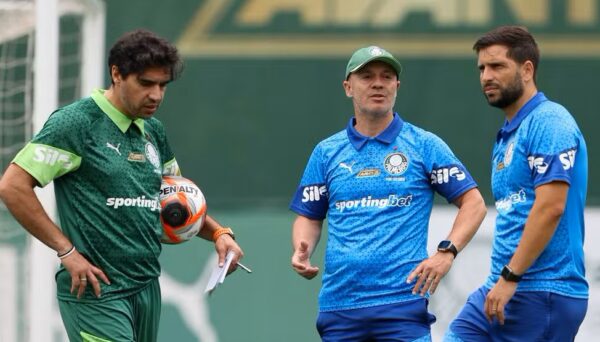 palmeiras-reavalia-reforco-na-zaga,-e-abel-cita-planos-no-mercado:-“nomes-estao-identificados” 