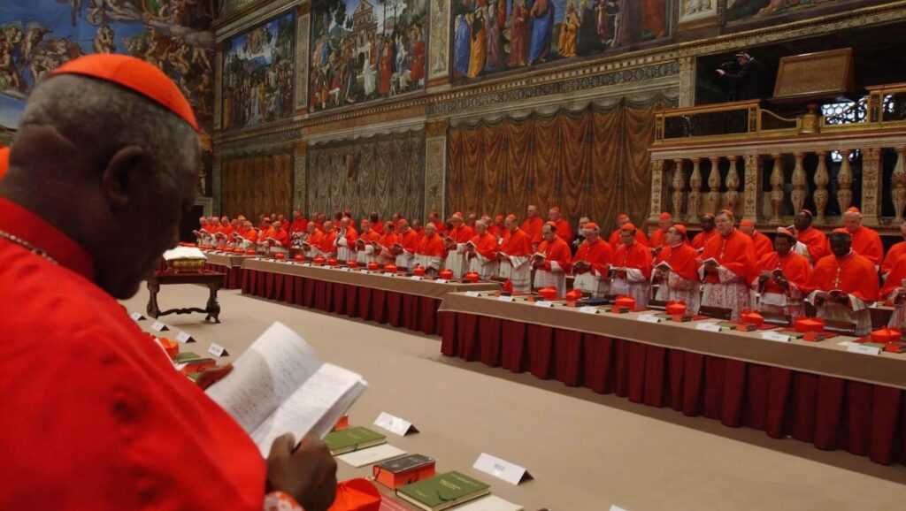 Conclave para escolher novo papa começa na Capela Sistina conclave-para-escolher-novo-papa-comeca-na-capela-sistina