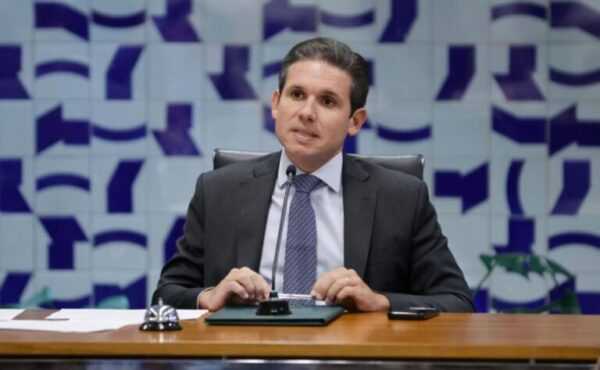 Caso Zambelli: Motta diz que aguarda parecer jurídico da Câmara caso-zambelli:-motta-diz-que-aguarda-parecer-juridico-da-camara