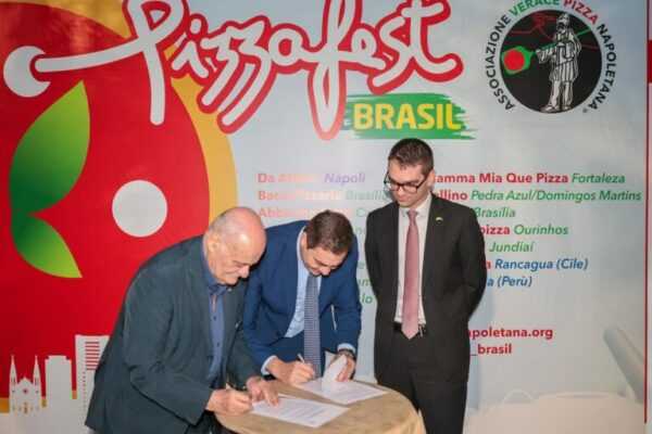 Instituição fecha parceria internacional com selo da pizza napolitana instituicao-fecha-parceria-internacional-com-selo-da-pizza-napolitana