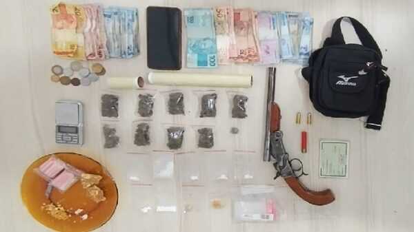Carpinteiro é detido com drogas, arma e veículos roubados em Rio Preto carpinteiro-e-preso-com-drogas,-arma-e-veiculos-roubados-em-rio-preto