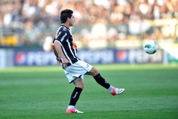 Ex-artilheiro do Galo reprova ações do elenco atual: “Honramos camisa” ex-artilheiro-do-galo-reprova-acoes-do-elenco-atual:-“honramos-camisa”
