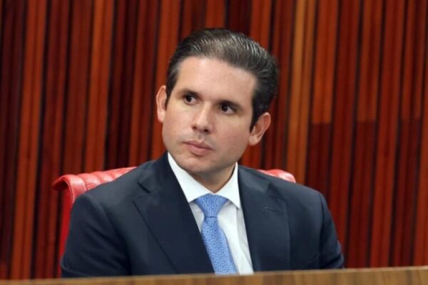 Apoiadores de Motta demonstram irritação depois de ameaça de Eduardo Bolsonaro aliados-de-motta-demonstram-irritacao-apos-ameaca-de-eduardo-bolsonaro