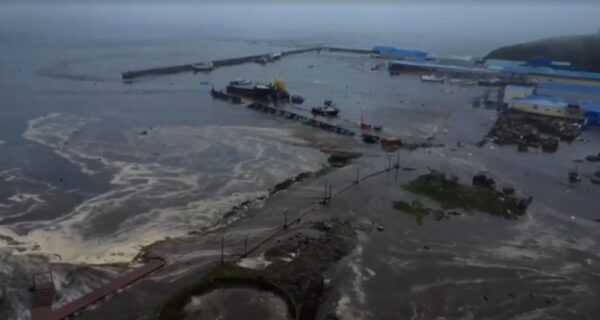 Tsunami depois de terremoto de 8,8 atinge Rússia, Japão e outras partes do mundo tsunami-apos-terremoto-de-8,8-atinge-russia,-japao-e-outras-partes-do-mundo