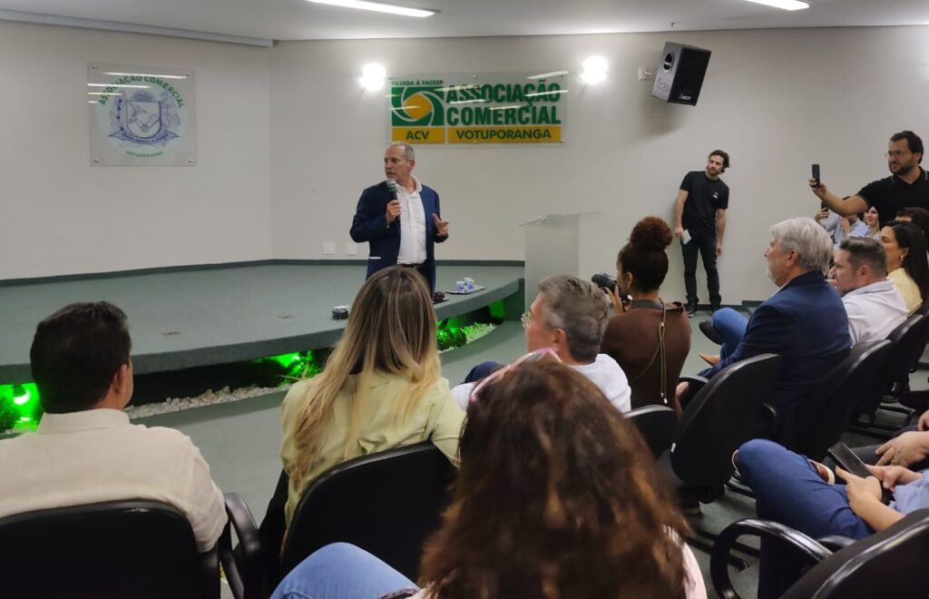 Secretário de Desenvolvimento Econômico pede calma e defende ‘negociação’ com os EUA secretario-de-desenvolvimento-economico pede calma e defende ‘negociacao’ com-os-eua