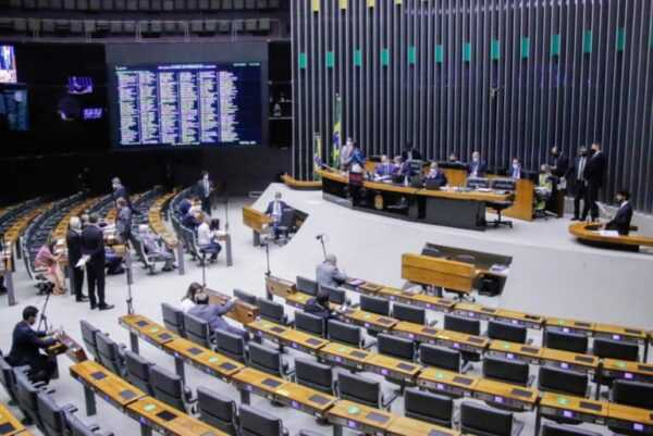 “Adultização”: entenda projeto que pode ter urgência votada na Câmara “adultizacao”:-entenda-projeto-que-pode-ter-urgencia-votada-na-camara