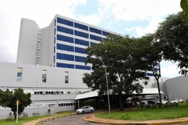 Mulher morre dias depois de se engasgar com espinha de peixe em MS mulher-morre-dias-apos-se-engasgar-com-espinha-de-peixe-em-ms