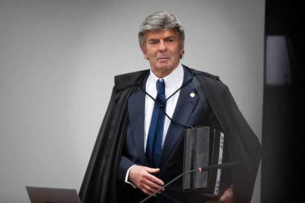 Fux já vota existe 9 horas e diz que fica o tempo que for necessário fux-ja-vota-ha-9-horas-e-diz-que-fica-o-tempo-que-for-necessario