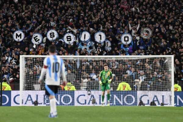 Através da seleção argentina, Messi iguala recorde de Cristiano Ronaldo; veja pela-selecao-argentina,-messi-iguala-recorde-de-cristiano-ronaldo;-veja