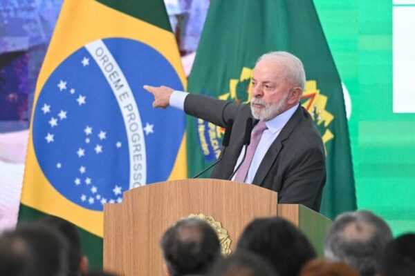 De olho em 2026, Lula lança ofensiva de R$ 260 bilhões à classe média de-olho-em-2026,-lula-lanca-ofensiva-de-r$-260-bilhoes-a-classe-media
