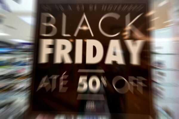 Saiba como reconhecer e se proteger de golpes durante a Black Friday saiba-como-identificar-e-se-proteger-de-golpes-durante-a-black-friday