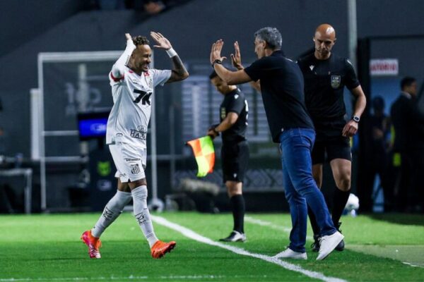 Com luta para fugir do Z4, dois jogos fecham a rodada do Brasileirão com-luta-para-fugir-do-z4,-dois-jogos-fecham-a-rodada-do-brasileirao
