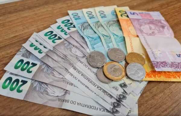 Governo Lula diminui previsão do salário mínimo de 2026 para R$ 1.627 governo-lula-reduz-projecao-do salario-minimo de-2026-para-r$-1.627