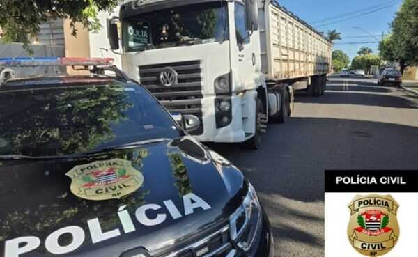 Polícia apreende carreta em investigação sobre roubo de gado na área policia-apreende-carreta-em-investigacao-sobre-furto-de-gado-na-regiao