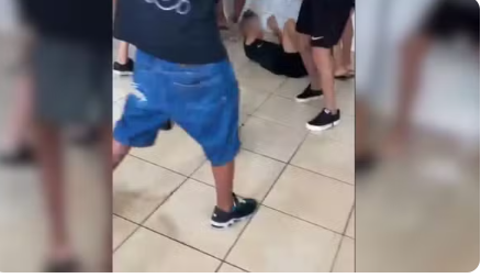Adolescente é agredido por alunos em escola estadual adolescente-e-agredido-por-alunos-em-escola-estadual