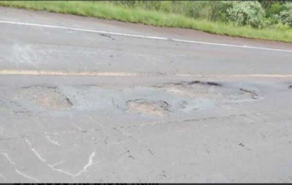 Buracos e desníveis aumentam e colocam usuários da Pista Péricles Bellini em risco buracos-e-desniveis aumentam-e-colocam-usuarios da rodovia-pericles-bellini-em-risco