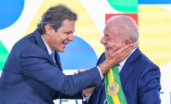 Haddad reage a Lula dizer que não é “esquerdista”: “Ele é pragmático” haddad-reage-a-lula-dizer-que-nao-e-“esquerdista”:-“ele-e-pragmatico”