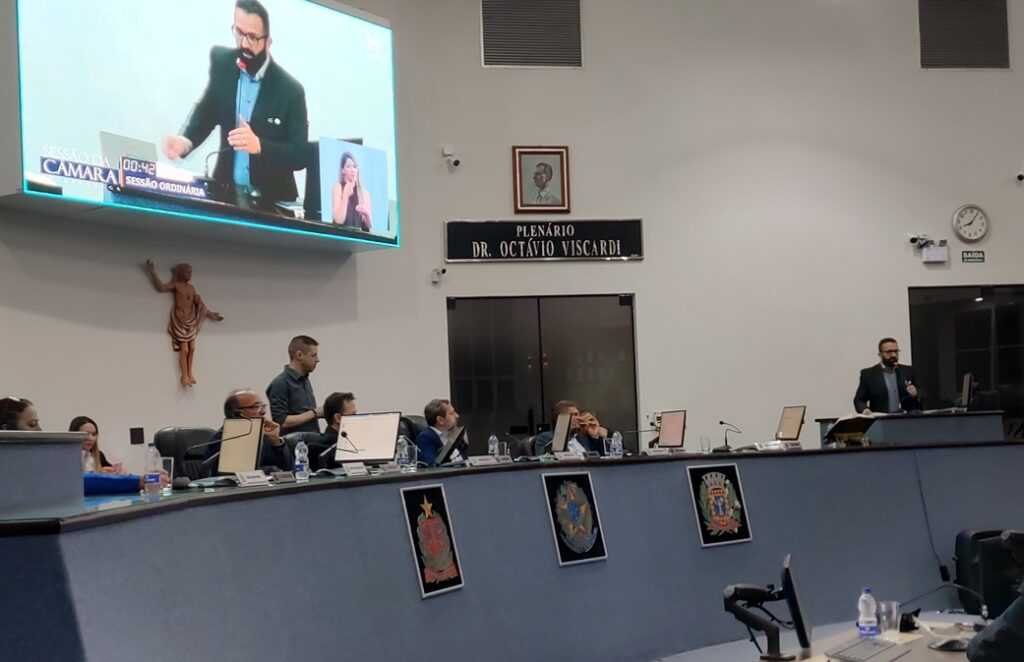 Vereadores derrubam veto à transparência de alvarás e aprovam pacote de proteção ambiental vereadores-derrubam-veto a-transparencia-de alvaras e-aprovam-pacote-de-protecao-ambiental