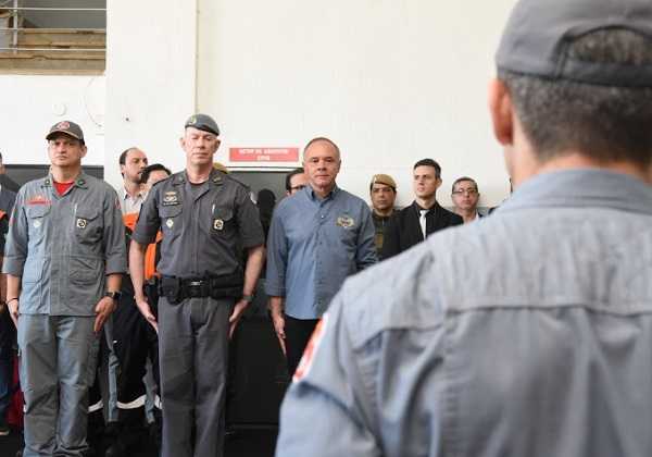 Corpo de Bombeiros celebra 170 anos com homenagem a militares em Rio Preto corpo-de-bombeiros-celebra-170-anos-com-homenagem-a-militares-em-rio-preto