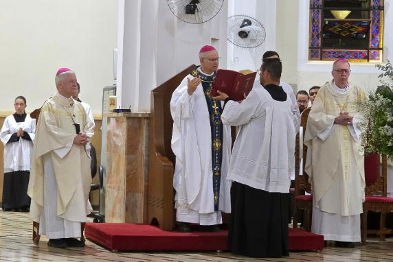 Dom Moacir destaca missão da Diocese na celebração em ação de graças pelos 10 anos dom-moacir-destaca-missao-da-diocese-na-celebracao-em-acao-de-gracas-pelos-10-anos